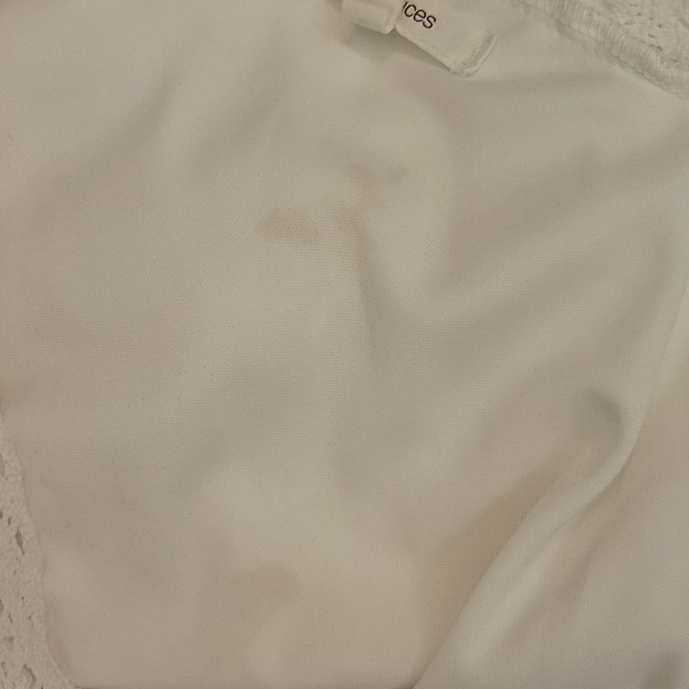 Maurices White Off Shoulder Romper, Women's Small, Great Condition! - Picture 8 of 10